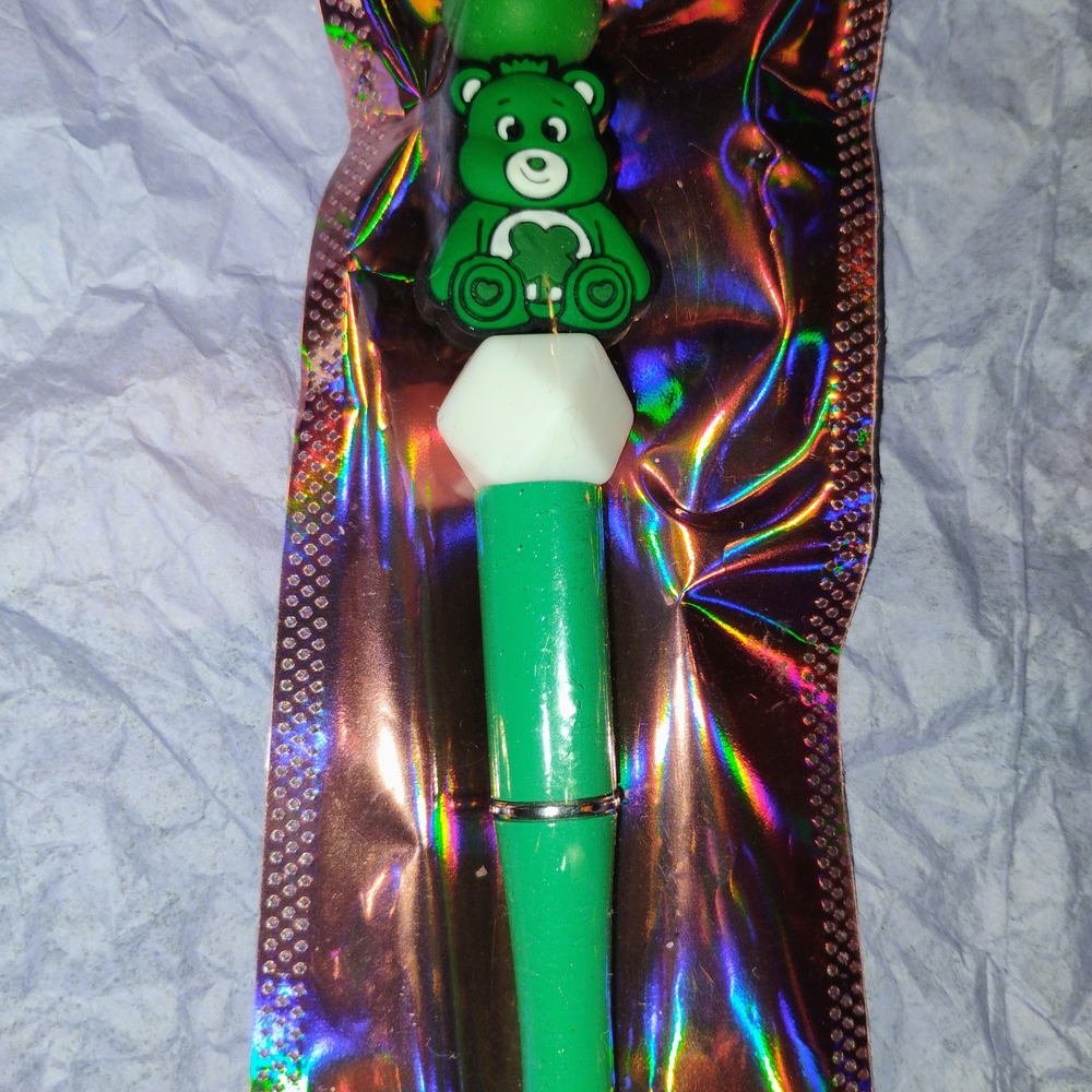 🌷Adorable Green Bear Pen - Picture 2 of 3